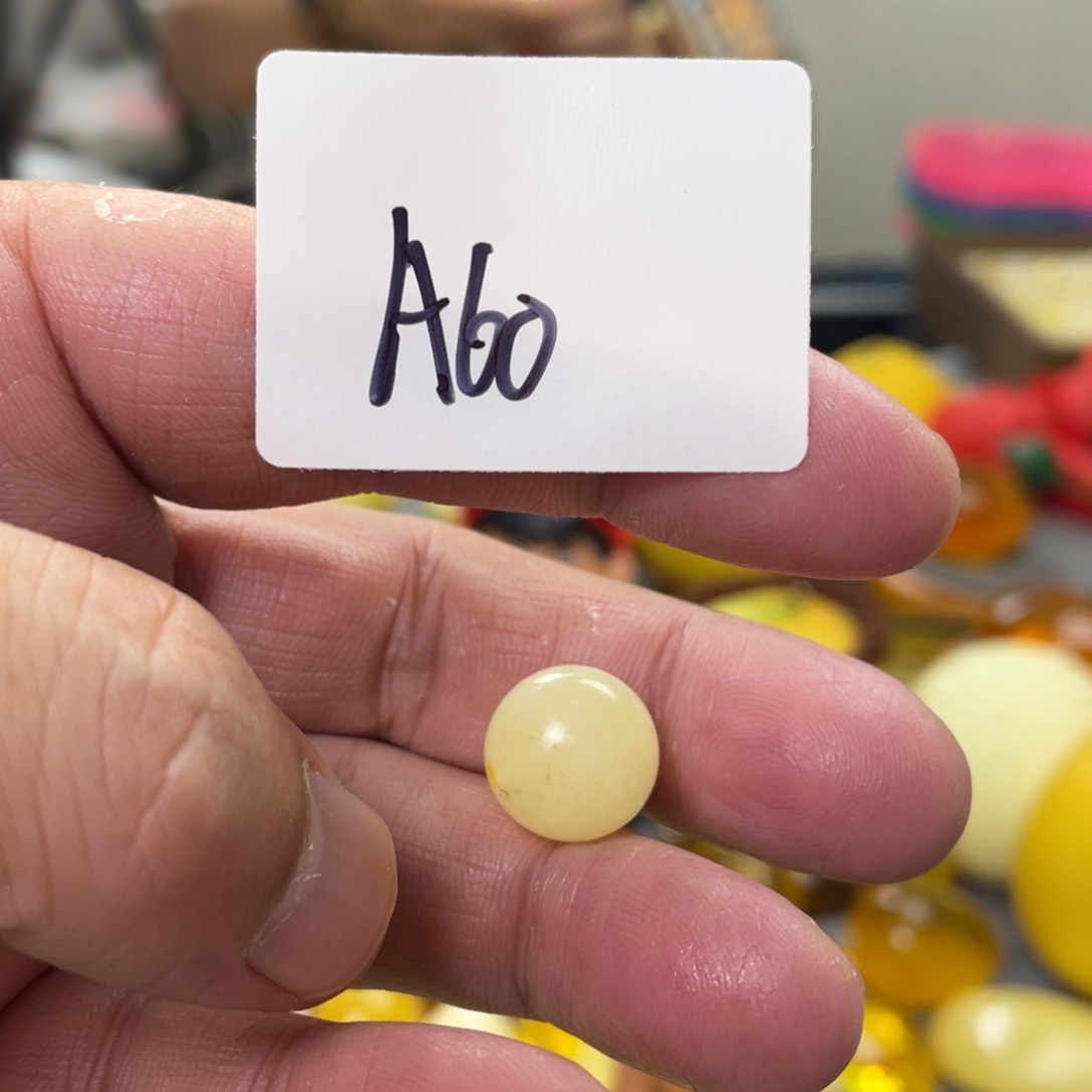 手链琥珀未镶嵌多样性发，发其中一件