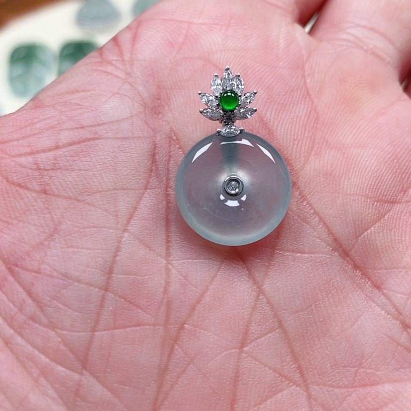 【闪购商品】翡翠吊坠(不含链)18K金镶嵌