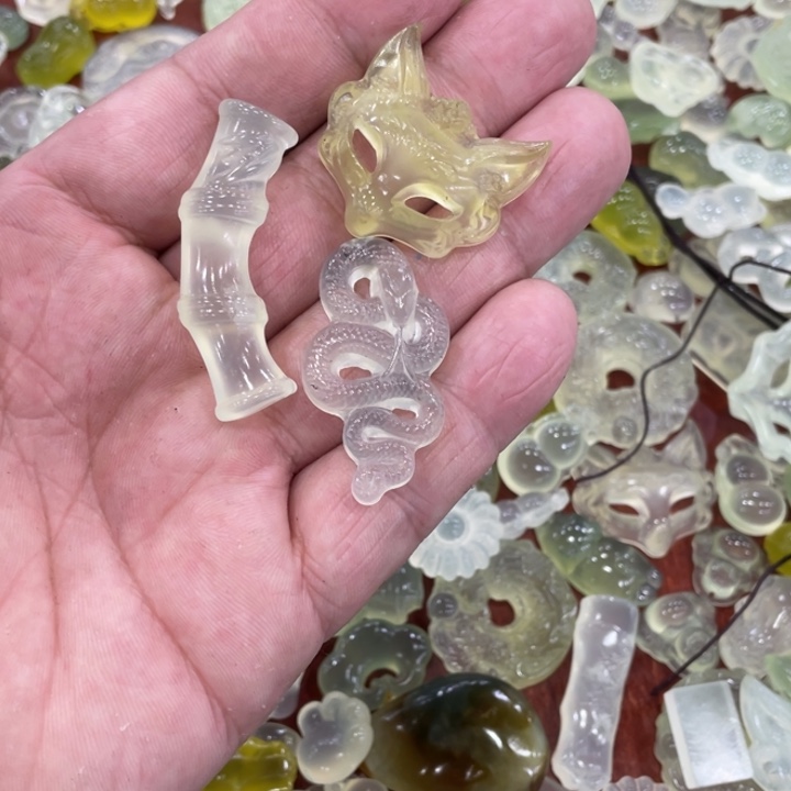 蛇纹石玉合金颈饰