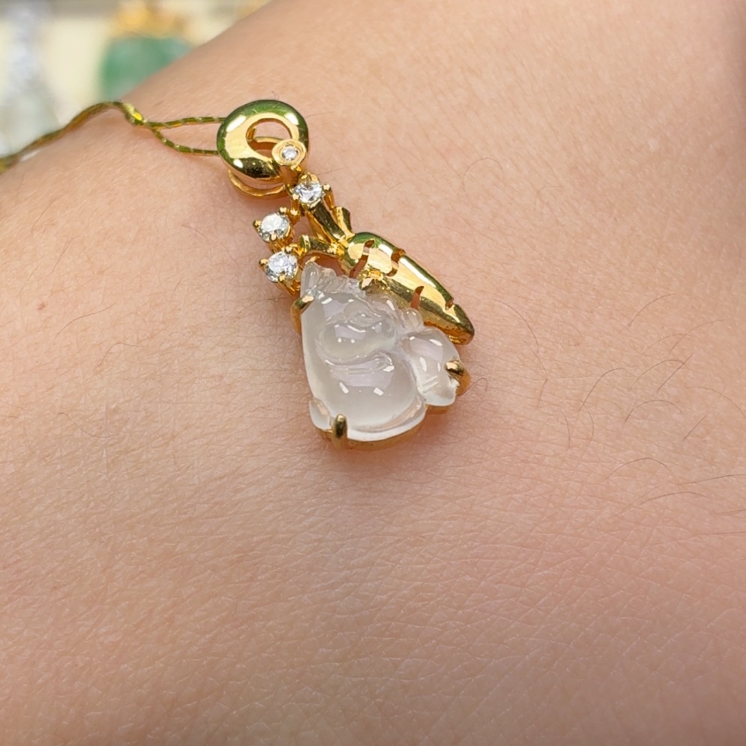 翡翠18K金镶嵌颈饰