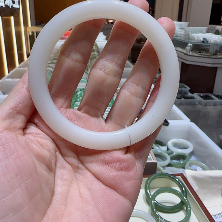 水***果和田玉未镶嵌手镯203