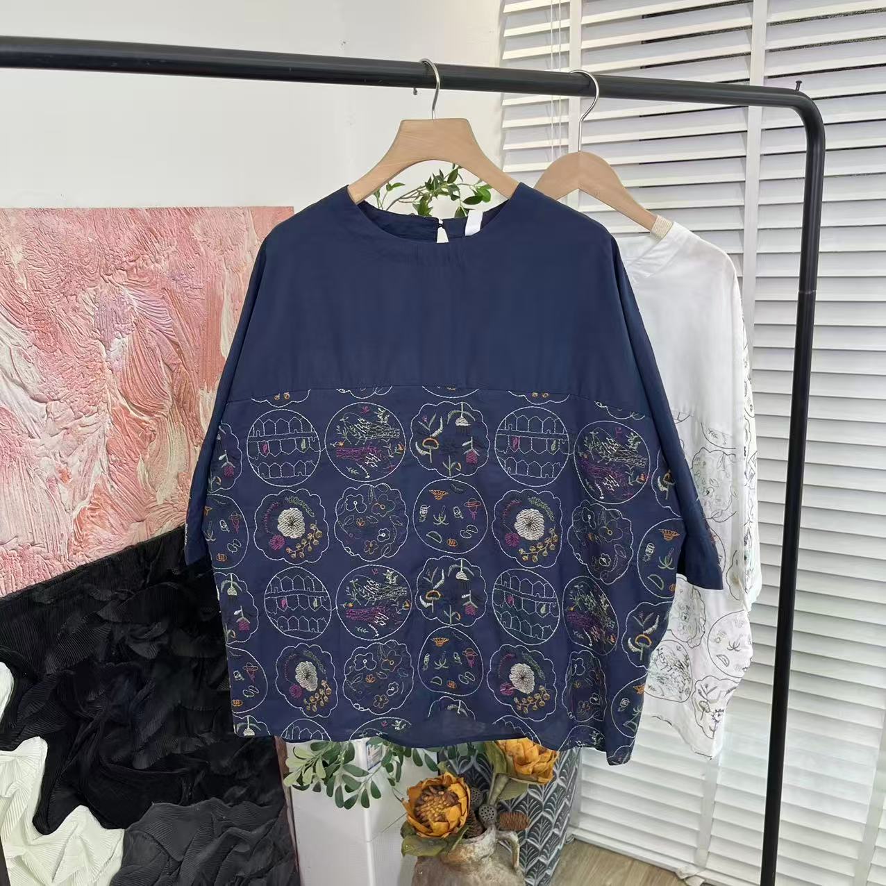 水洗百搭「薄款重工刺绣透气」套头衬衫女E5871