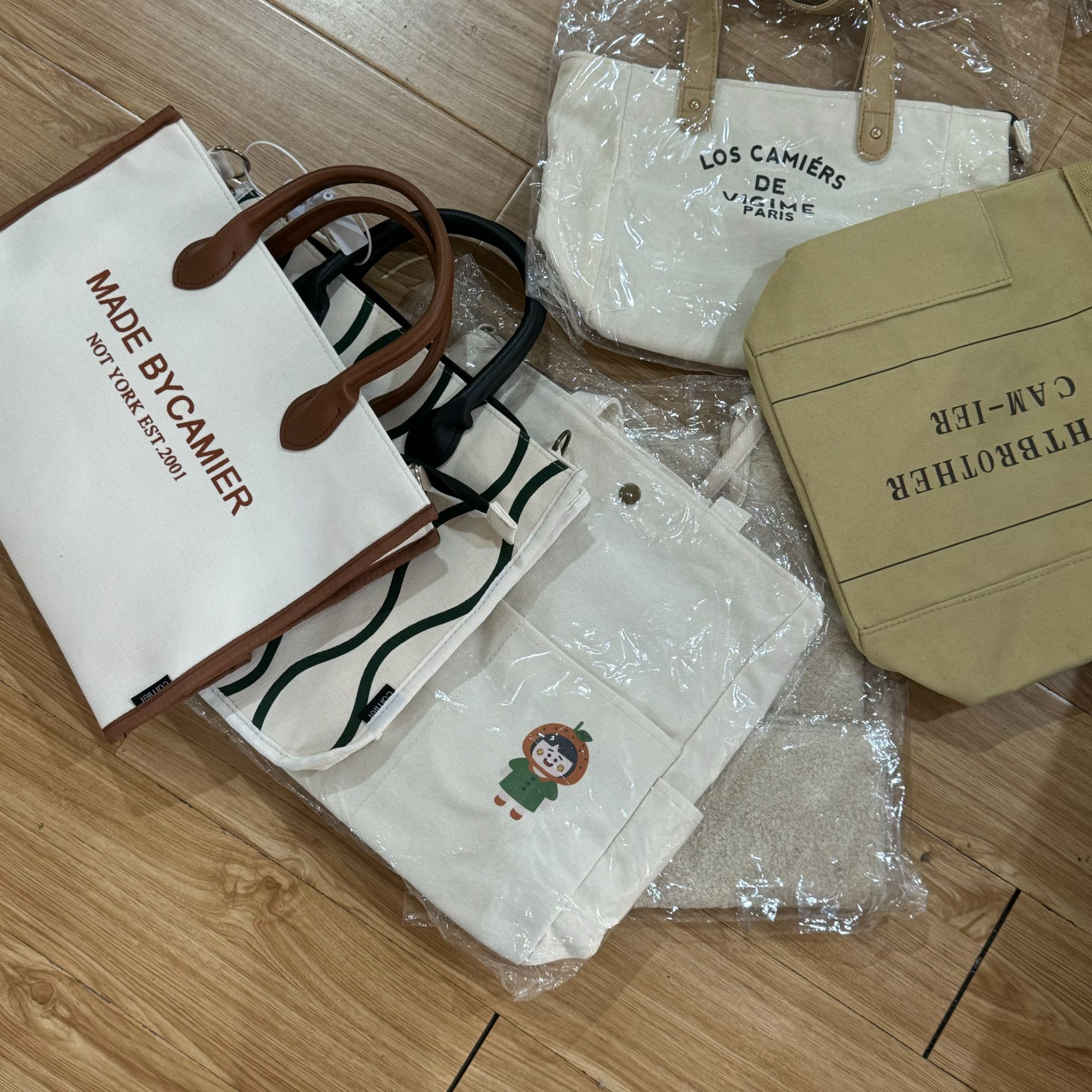 《云云家》颜色款式不挑手提包包发一个 微瑕