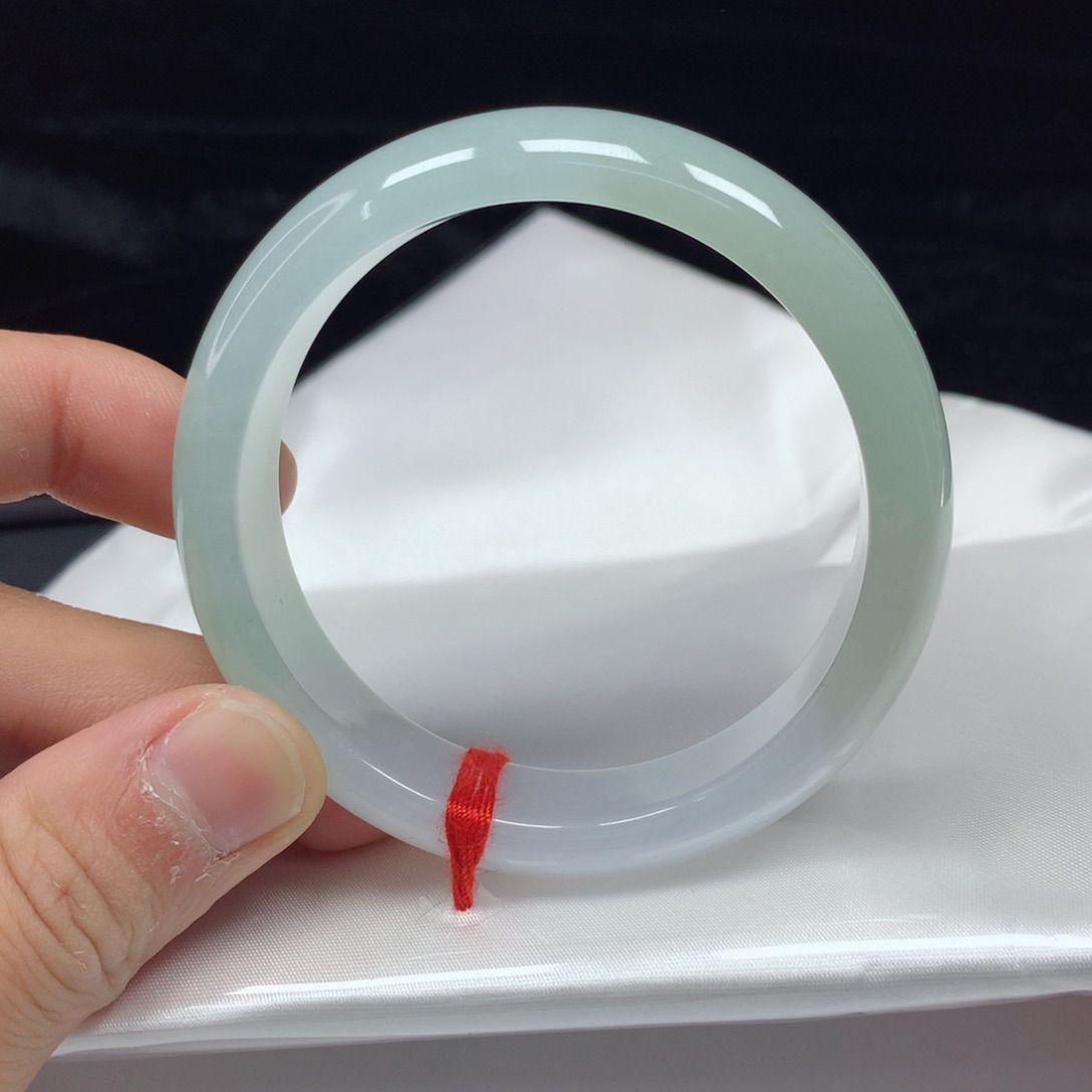 翡翠手镯（圆镯）未镶嵌53.5