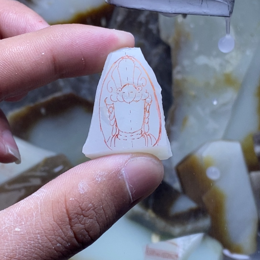 定制和田玉吊坠未镶嵌麒**校