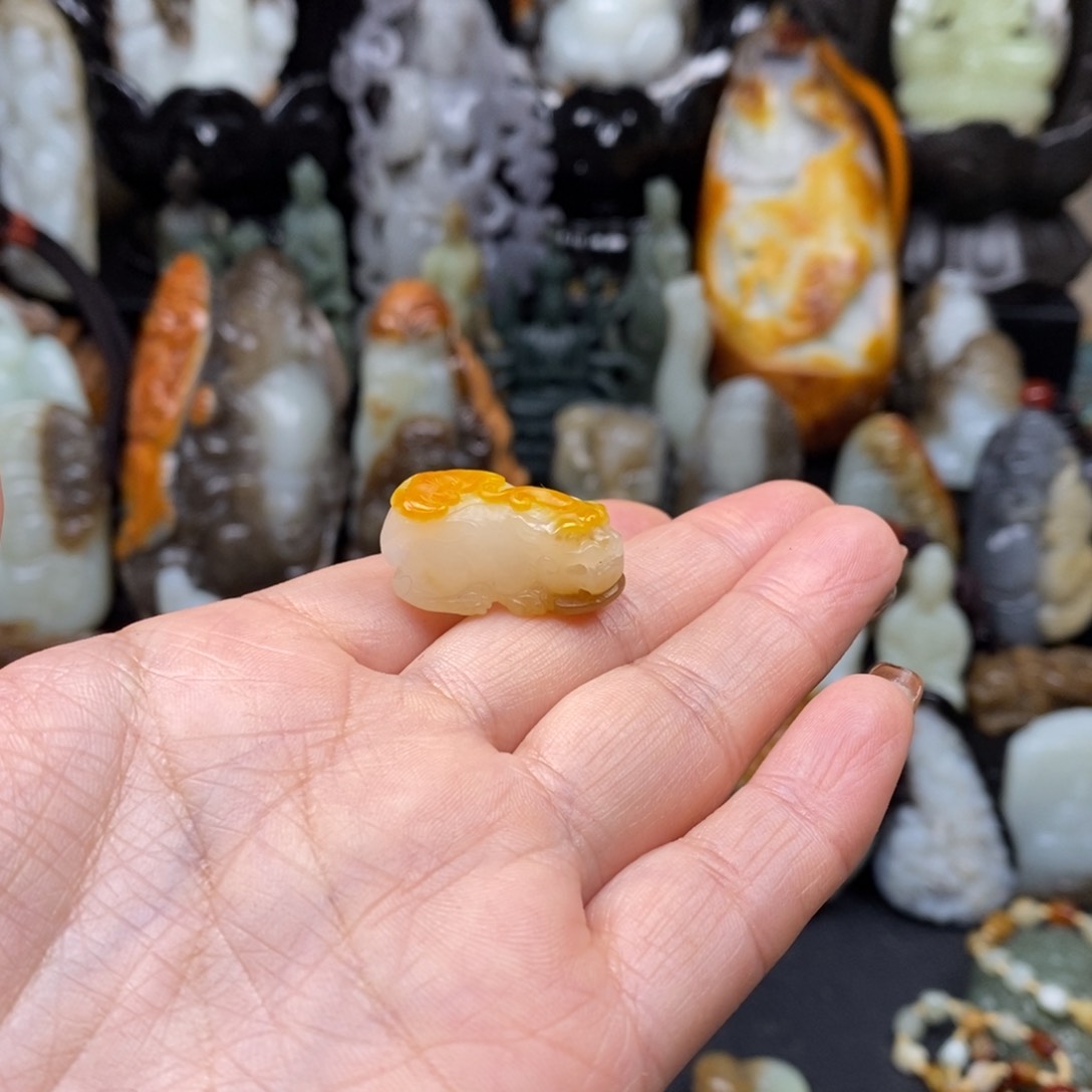 和田玉颈饰未镶嵌润**哥