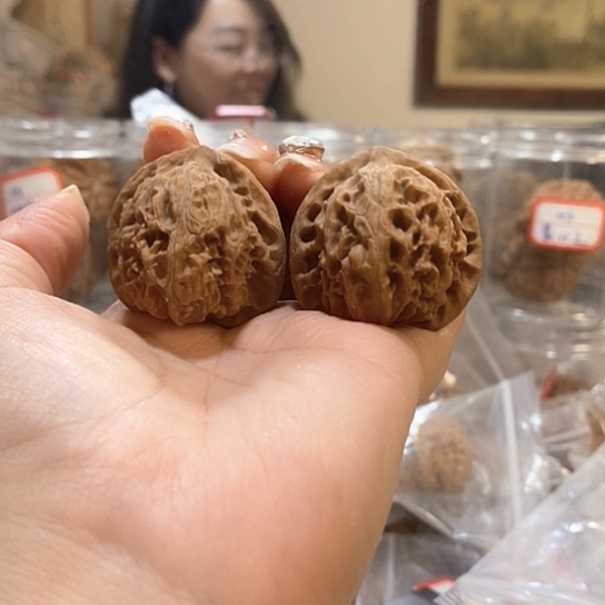 文玩核桃吊坠许*?37宫灯