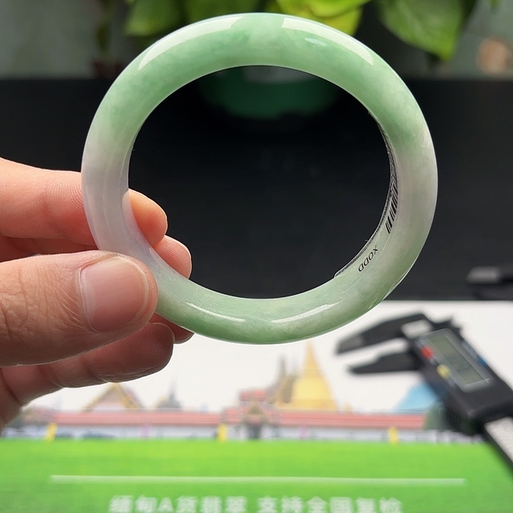 翡翠未镶嵌手镯56 8