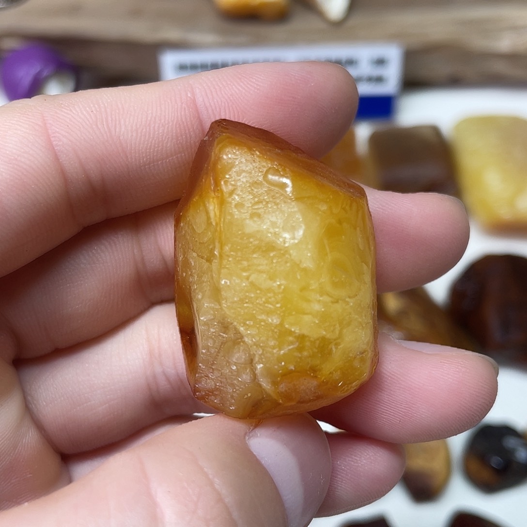 定制琥珀未镶嵌原矿蜜蜡