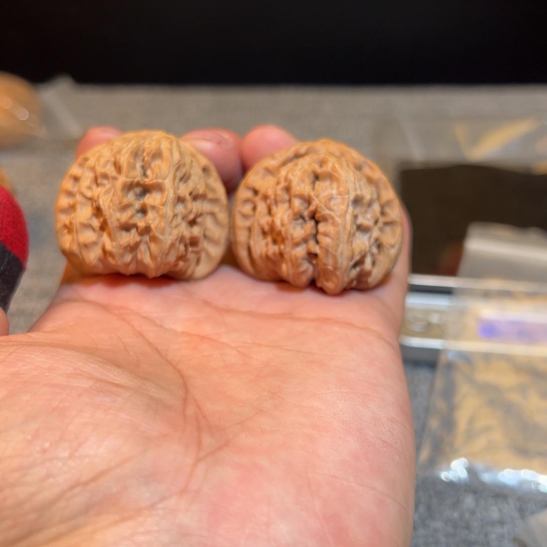 文玩核桃吊坠祥三角白 好的