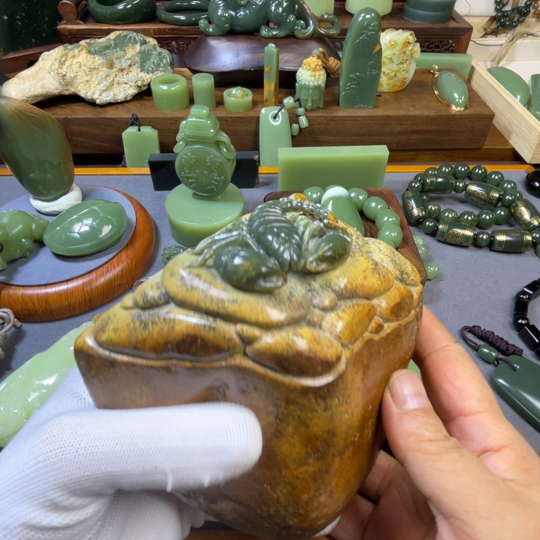 昊***鹏岫岩河磨玉（透闪石质玉）未镶嵌挂件