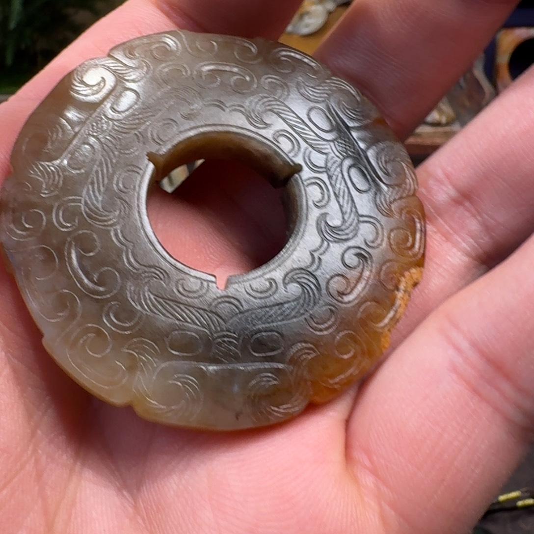 灵***人和田玉未镶嵌手链