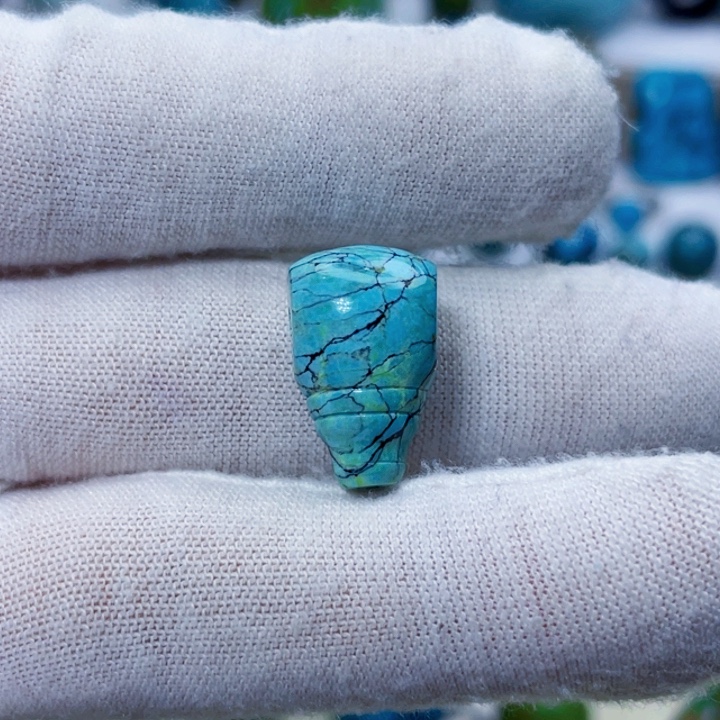 绿松石未镶嵌饰品