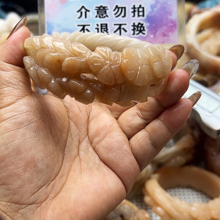 未镶嵌手镯石英岩玉