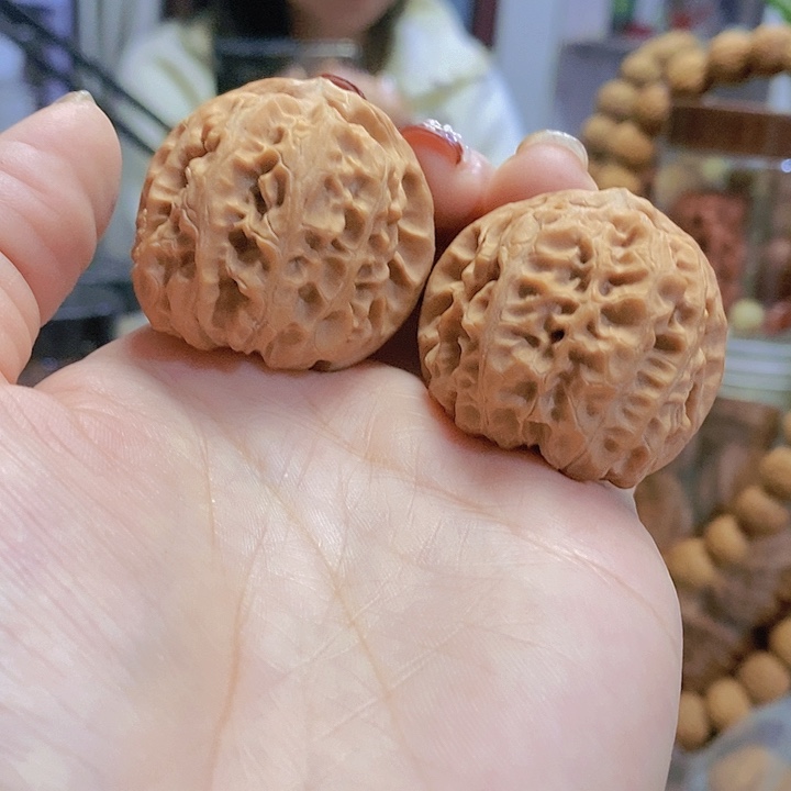 【闪购商品】文玩核桃把件37.5大石窝蜡皮