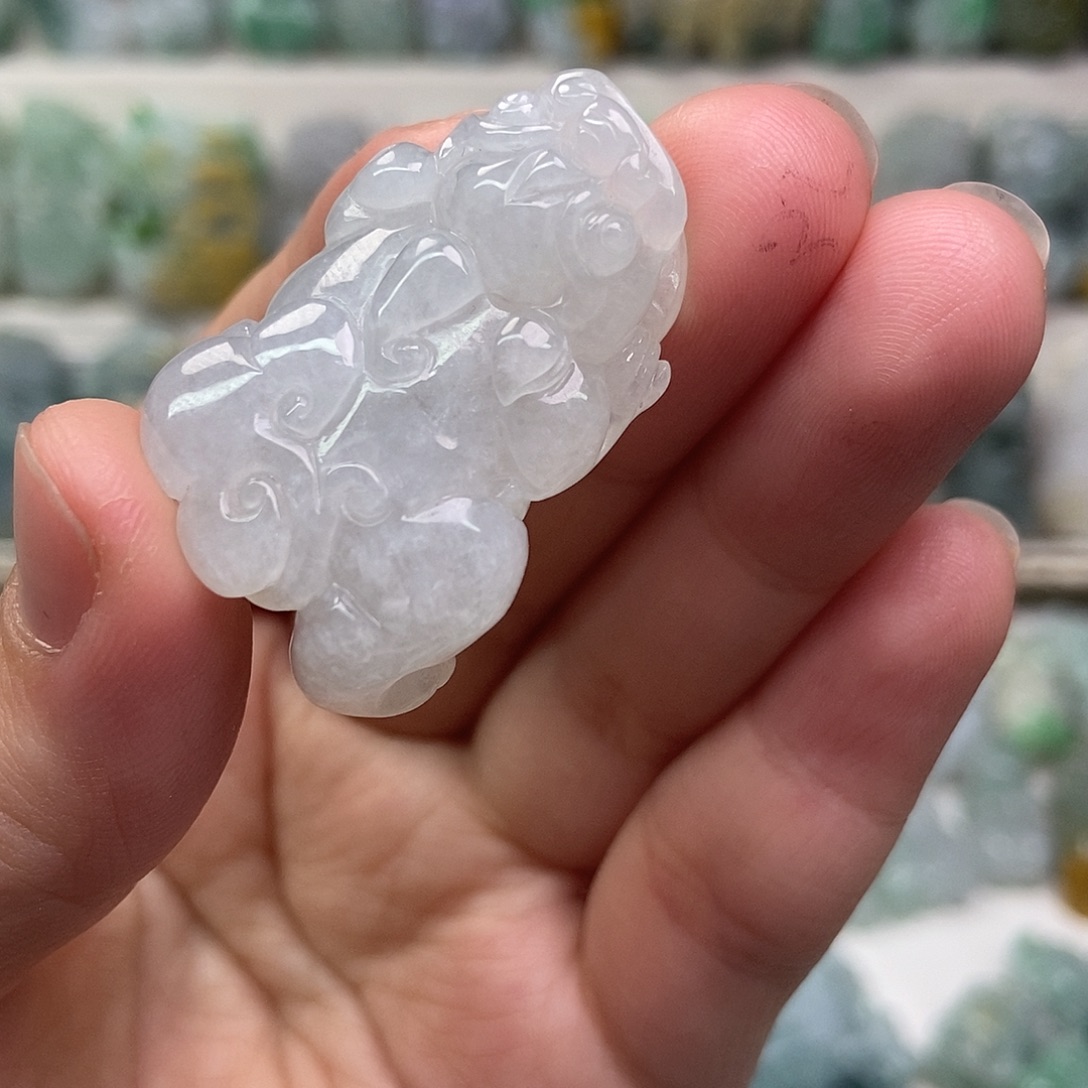 翡翠未镶嵌吊坠(赠链)