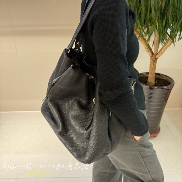 95新 BURBERRY/博柏利 尚品一阁/黑色全皮单肩包