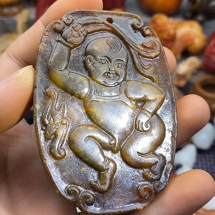 未镶嵌蛇纹石玉颈饰