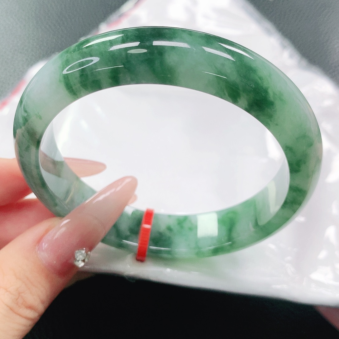 翡翠未镶嵌手镯56圈