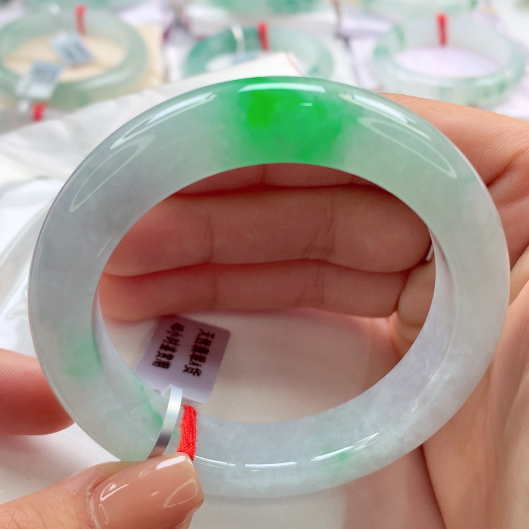 翡翠手镯未镶嵌师妹小万白底青战斗机