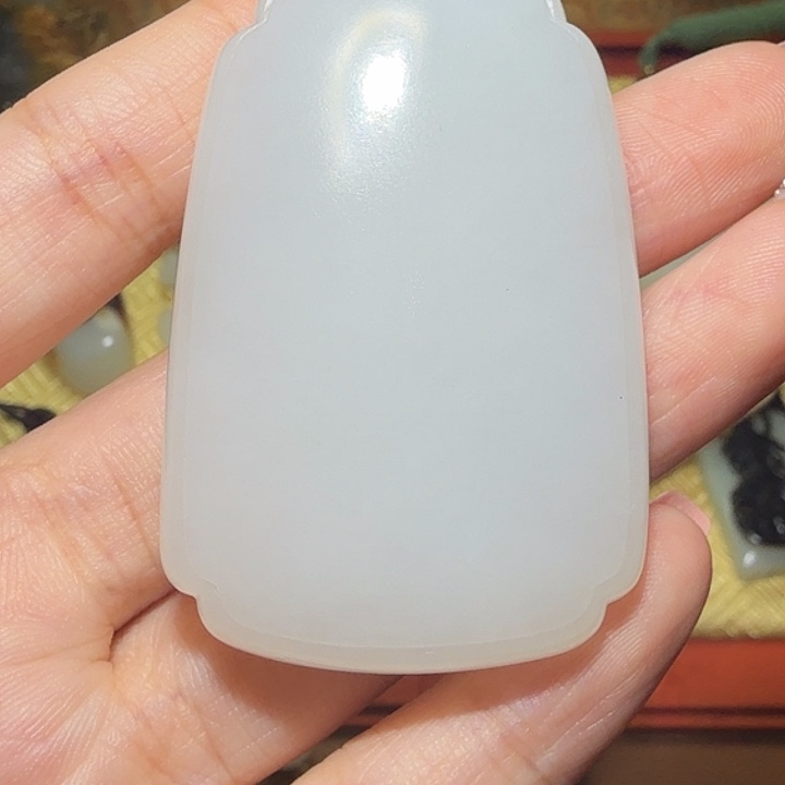 岁***痕和田玉未镶嵌颈饰