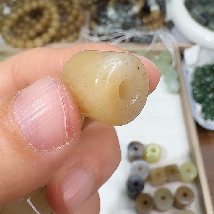 和田玉（糖玉）未镶嵌颈饰38