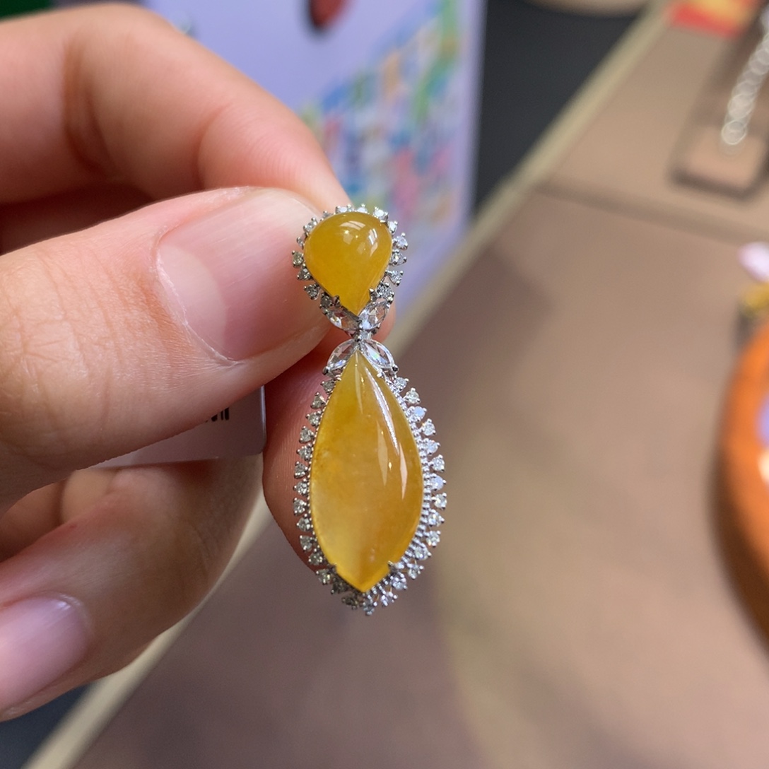 翡翠18K金镶嵌颈饰翡翠