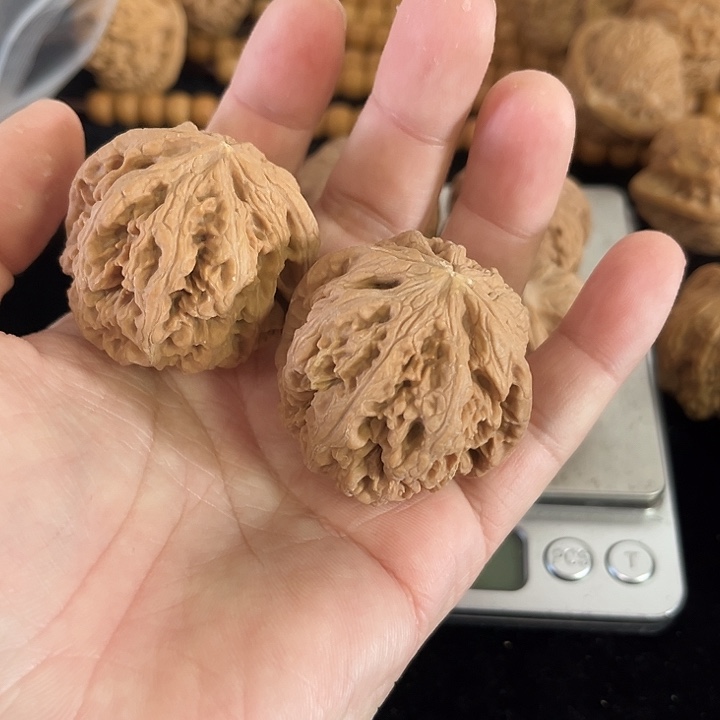 文玩核桃把件41左右微瑕练手粗筋，编号035