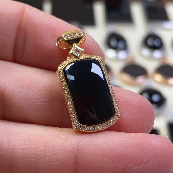 翡翠颈饰18K金镶嵌缅甸天然翡翠墨翠