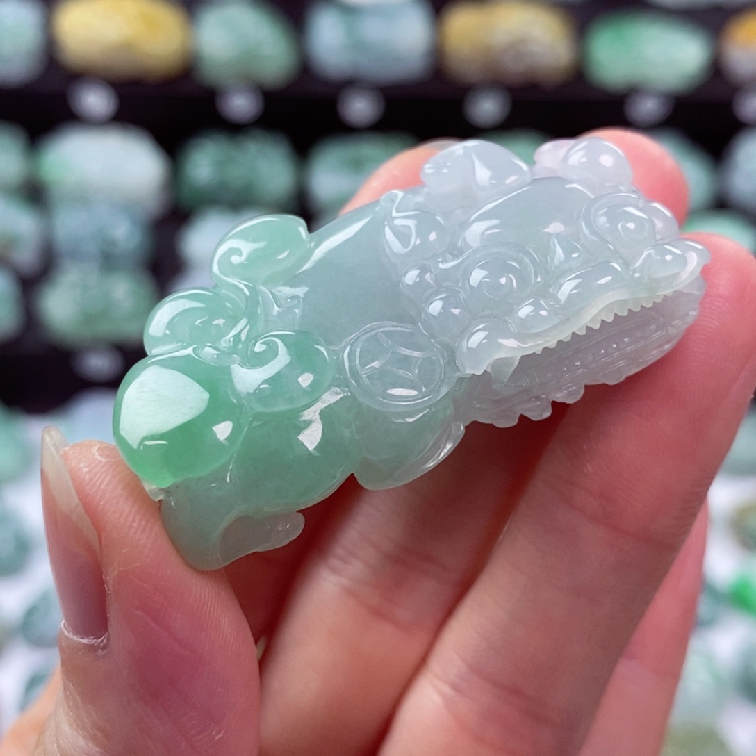 翡翠颈饰未镶嵌天然