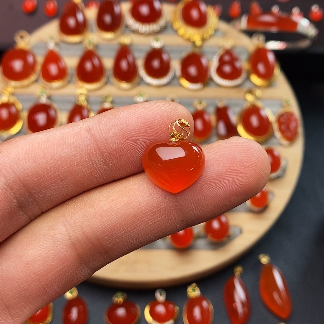 南红玛瑙颈饰18K金镶嵌