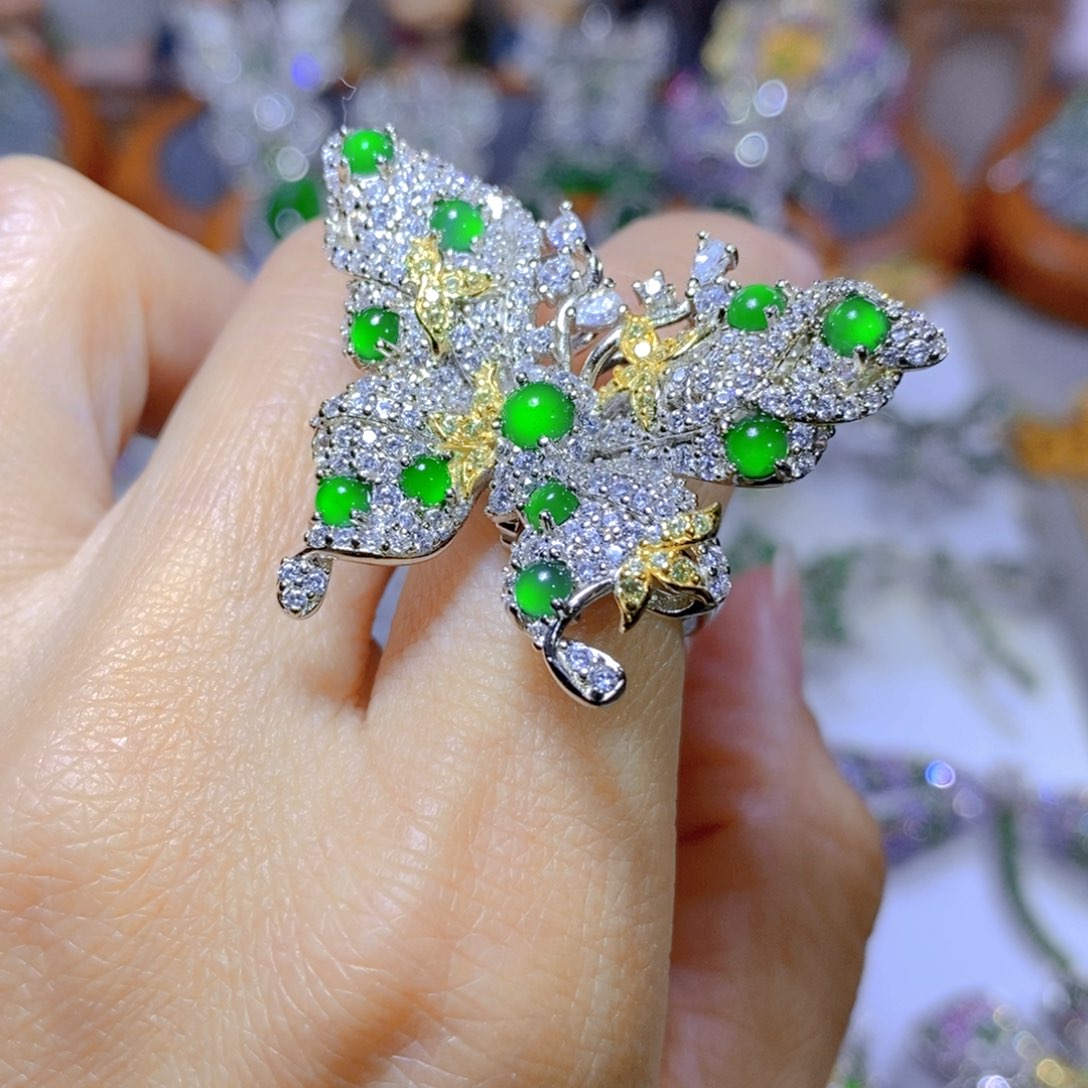 翡翠颈饰银S925镶嵌天然翡翠