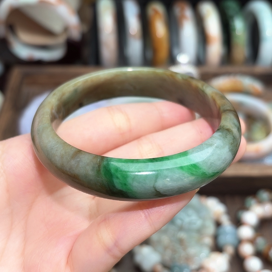 翡翠未镶嵌手镯正圈老料黄加绿翡翠手镯