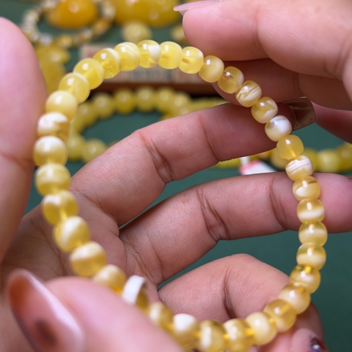 蜜蜡未镶嵌珠宝奇石