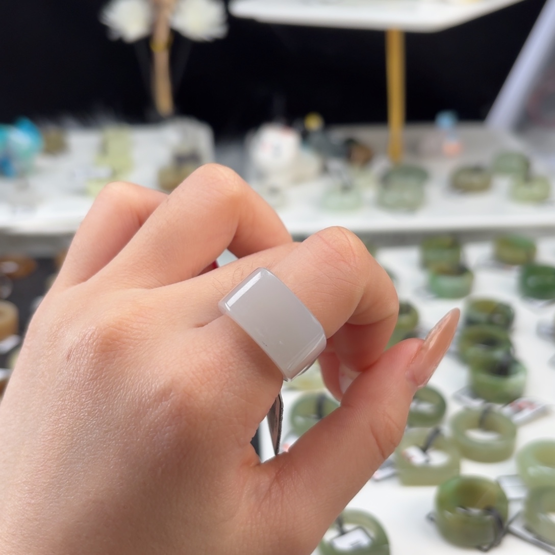 和田玉未镶嵌戒指o90浅紫马鞍16.3