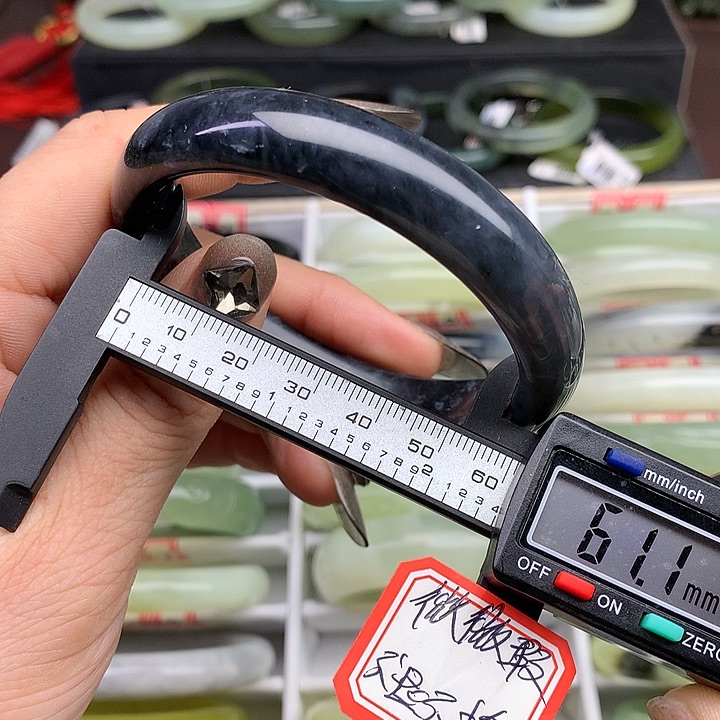 蛇纹石玉手镯未镶嵌783