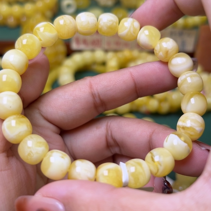 蜜蜡未镶嵌珠宝奇石