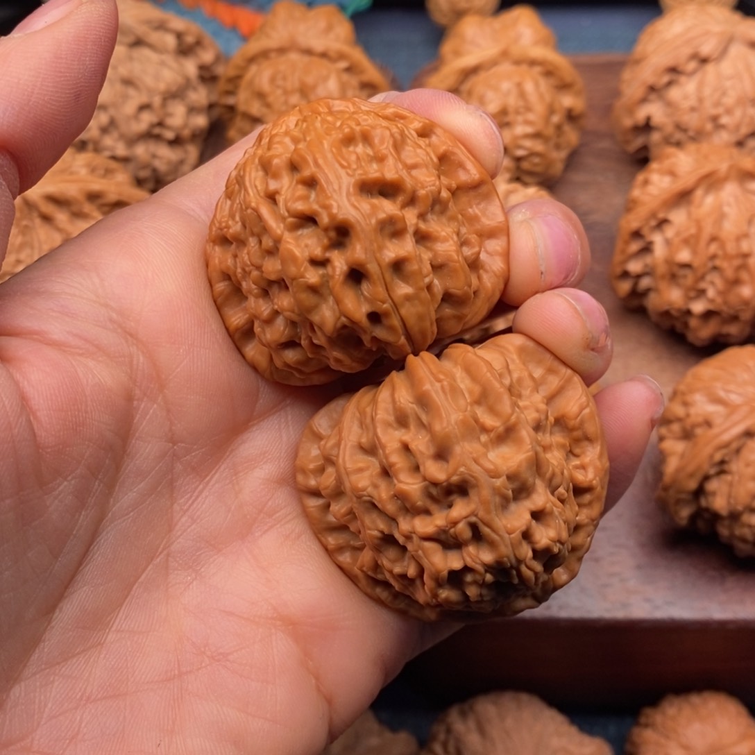 文玩核桃吊坠39.5原桩三角白