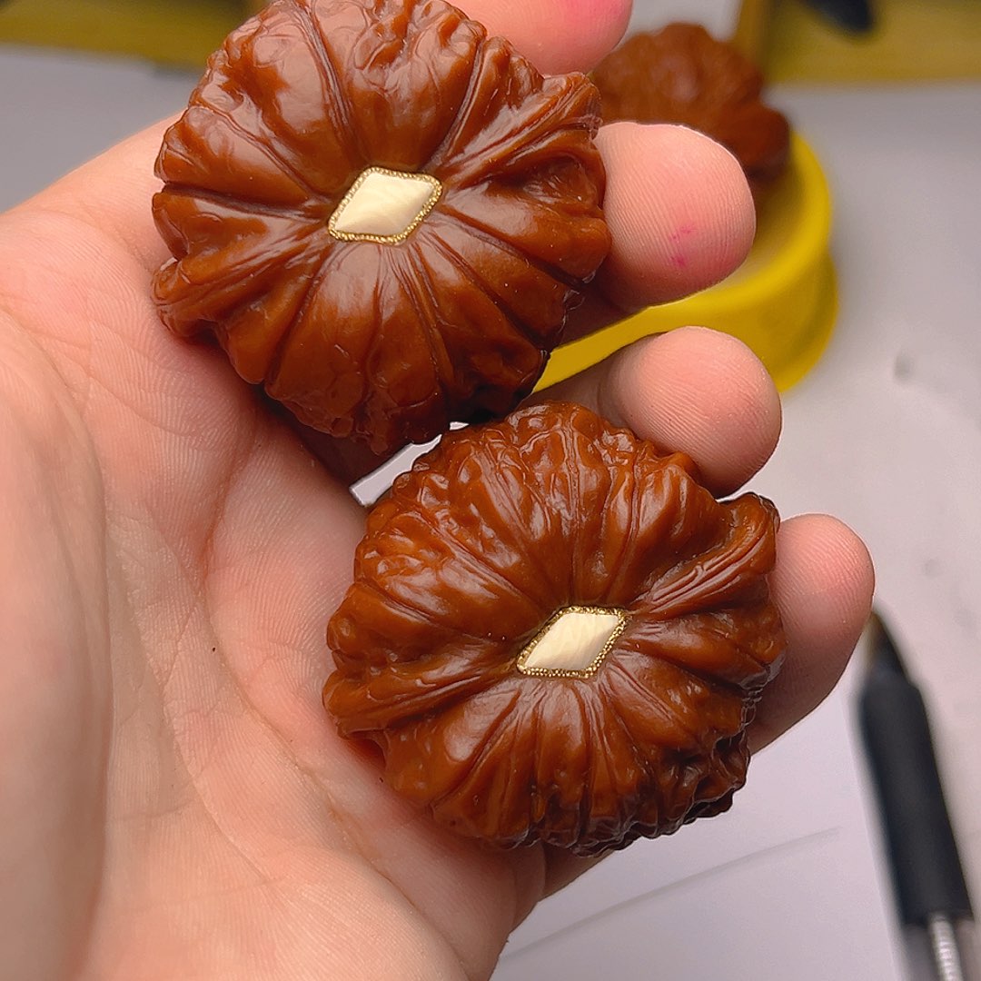 把件文玩核桃南瓜镶底