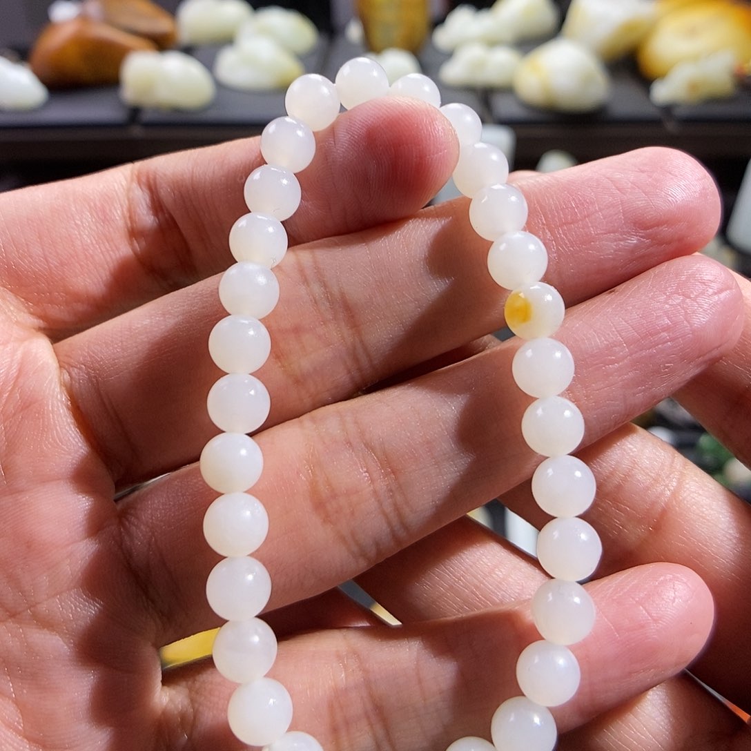 和田玉颈饰未镶嵌