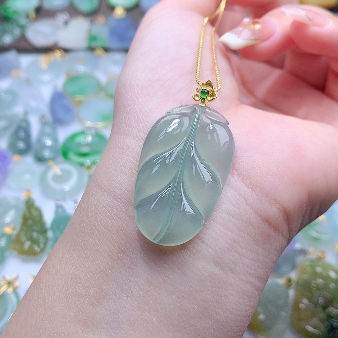 翡翠颈饰未镶嵌翡翠