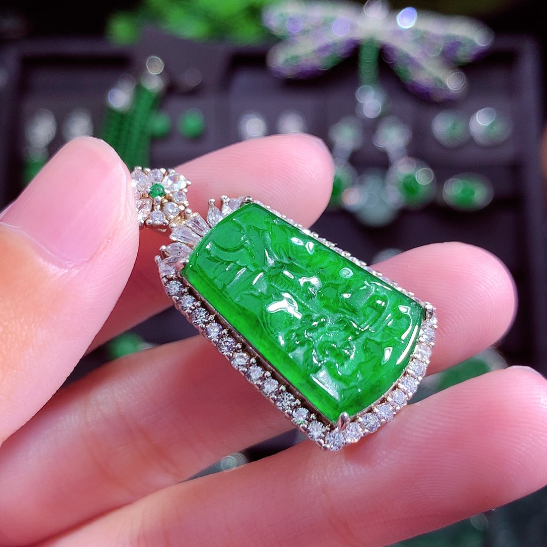 颈饰未镶嵌翡翠天然