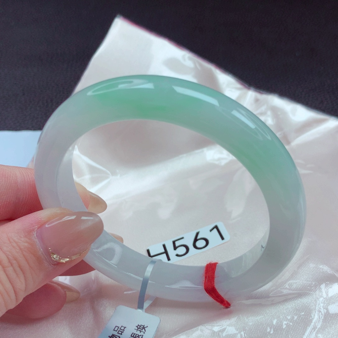 翡翠手镯未镶嵌手镯88
