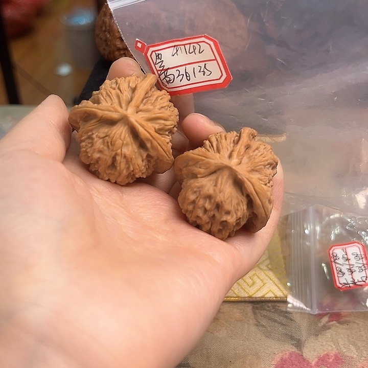 文玩核桃吊坠非嫁接马老四三棱