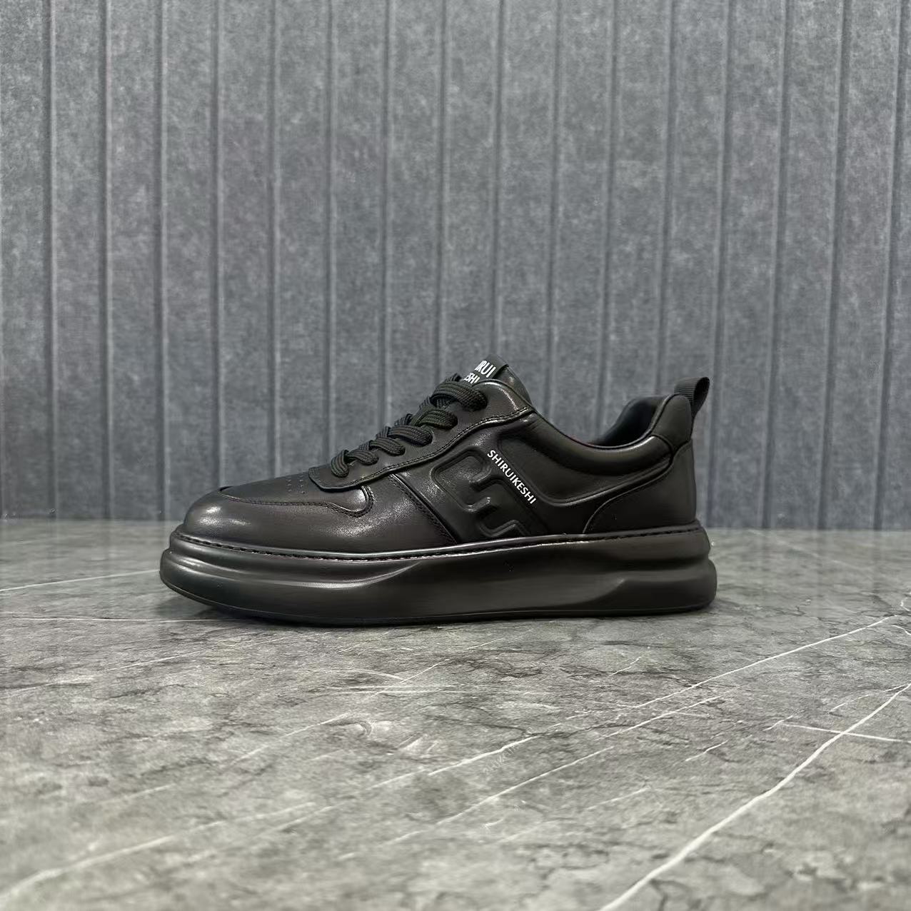 10021男士休闲时尚百搭男鞋