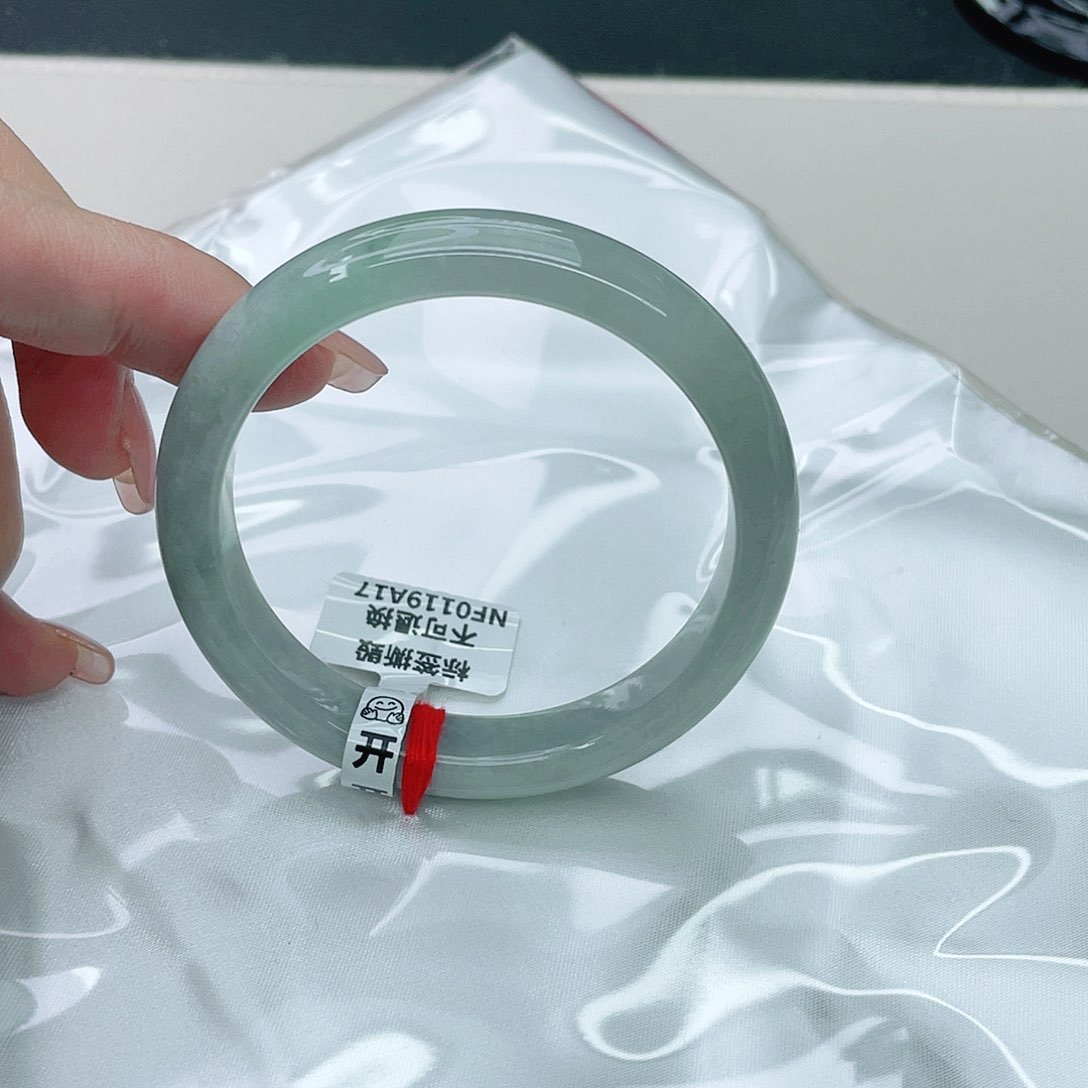 翡翠手镯未镶嵌正54.6