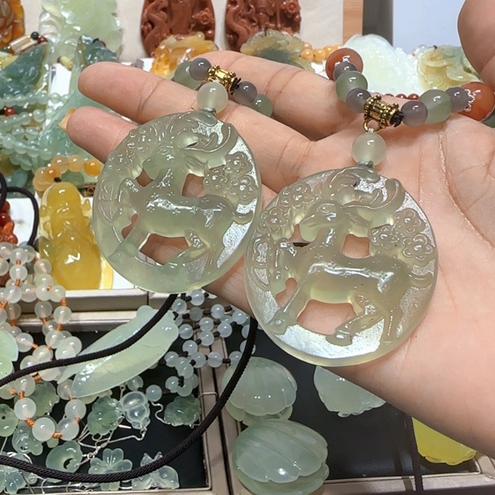 蛇纹石玉未镶嵌吊坠一**善