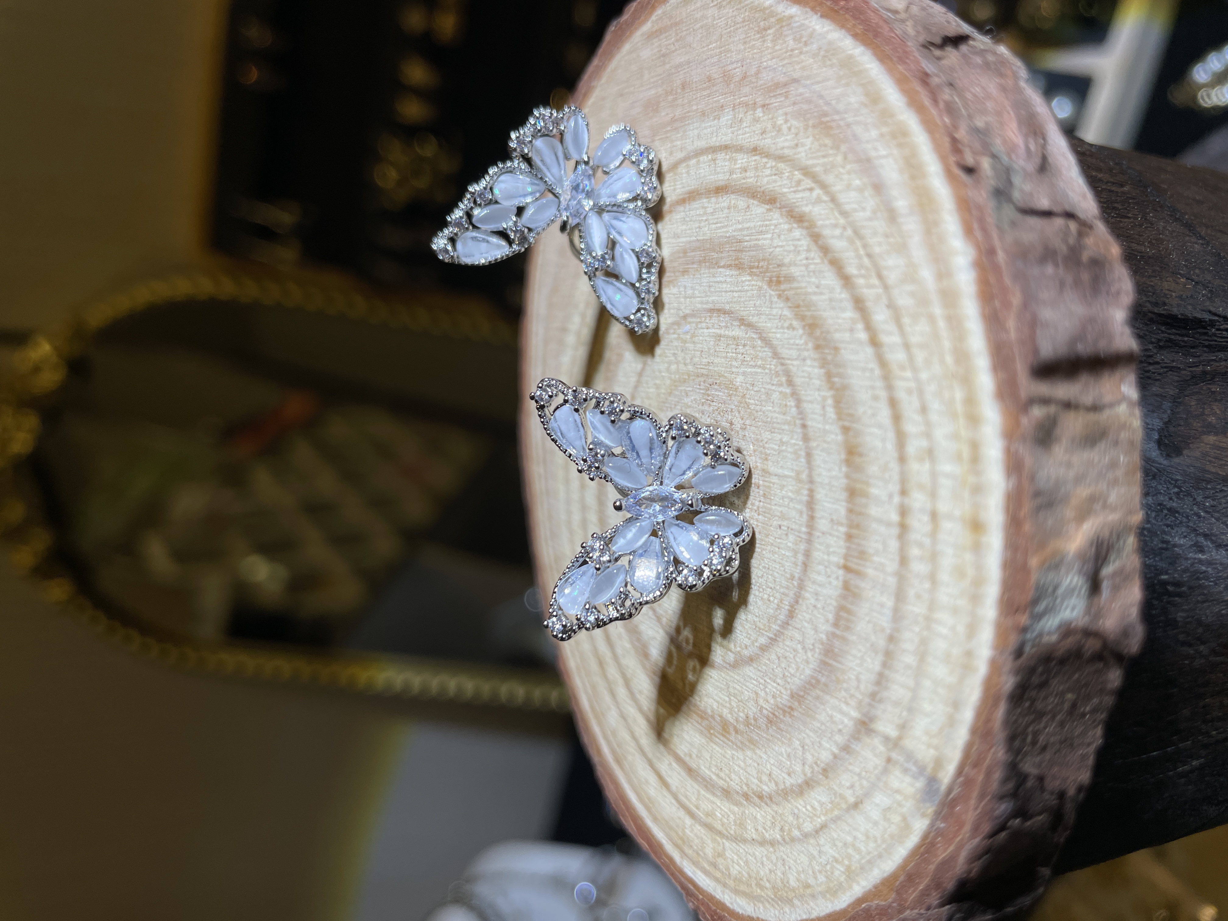 925银耳饰 925冰美人蝴蝶ins复古高冷风百搭银色耳饰