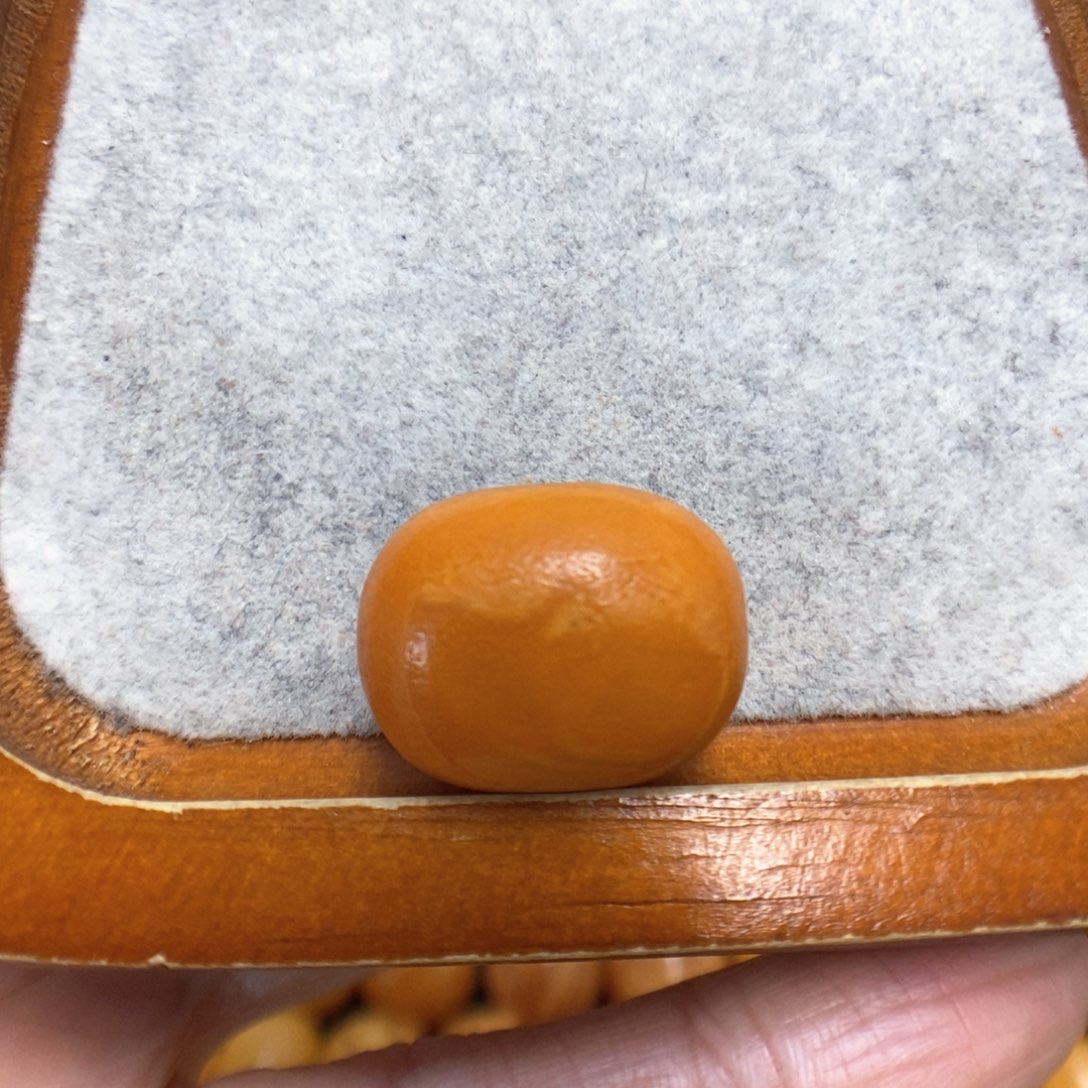 蜜蜡裸石未镶嵌小**。配饰