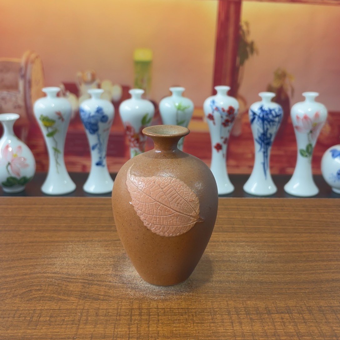 陶瓷景德镇小花瓶等着你